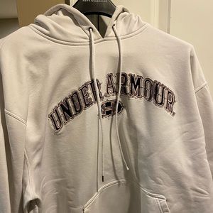 XL White Under Armour Hoody. Lightly worn.